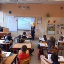 uczniowie w klasie