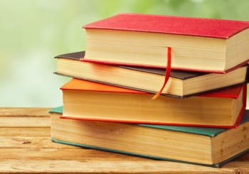Zwrot wypożyczonych  książek i podręczników do biblioteki szkolnej