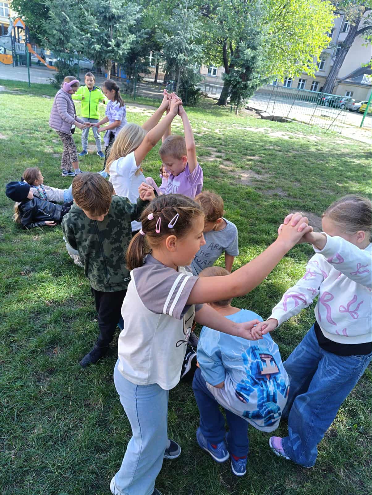 Borsucza przygoda w norach – zabawa z kartami pracy! 