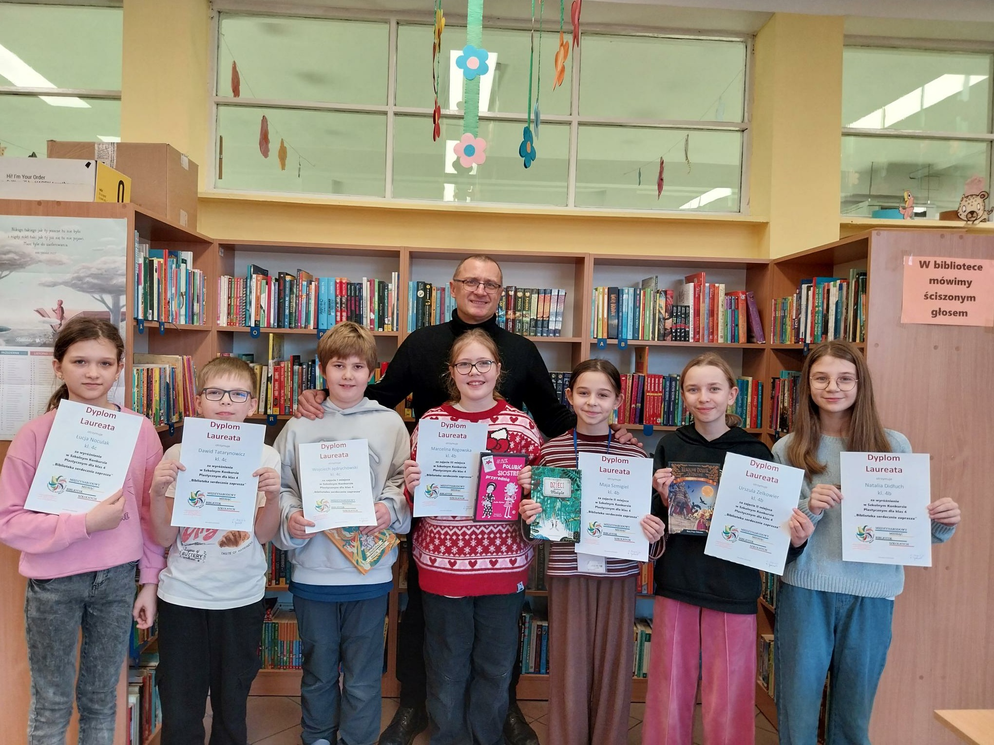 Wyniki szkolnego konkursu plastycznego „Biblioteka serdecznie zaprasza” z okazji Międzynarodowego Miesiąca Bibliotek Szkolnych