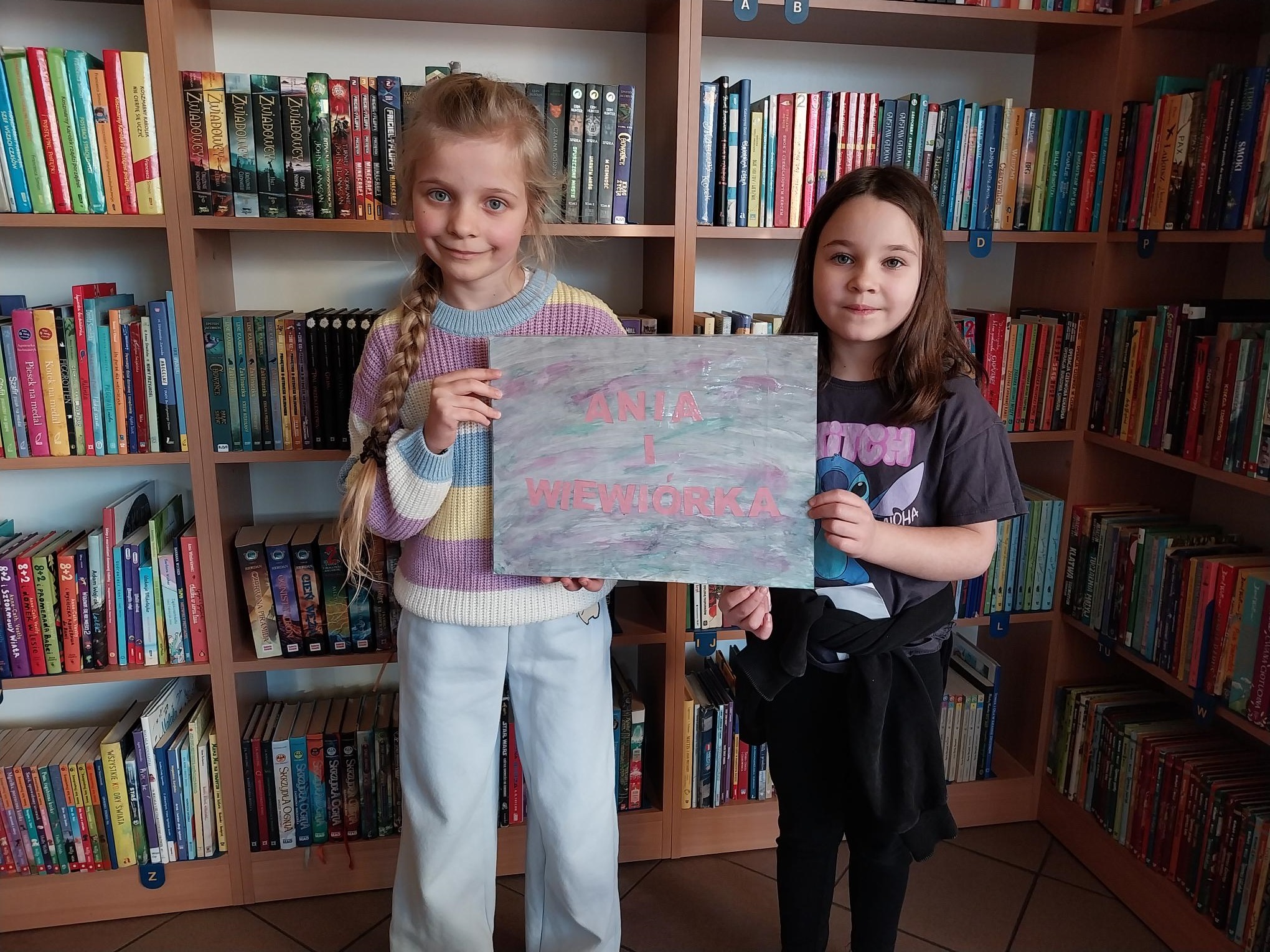 Kawiarenka Literacka w kl. 1a i 1b, czyli spotkanie z młodymi pisarkami i ilustratorkami