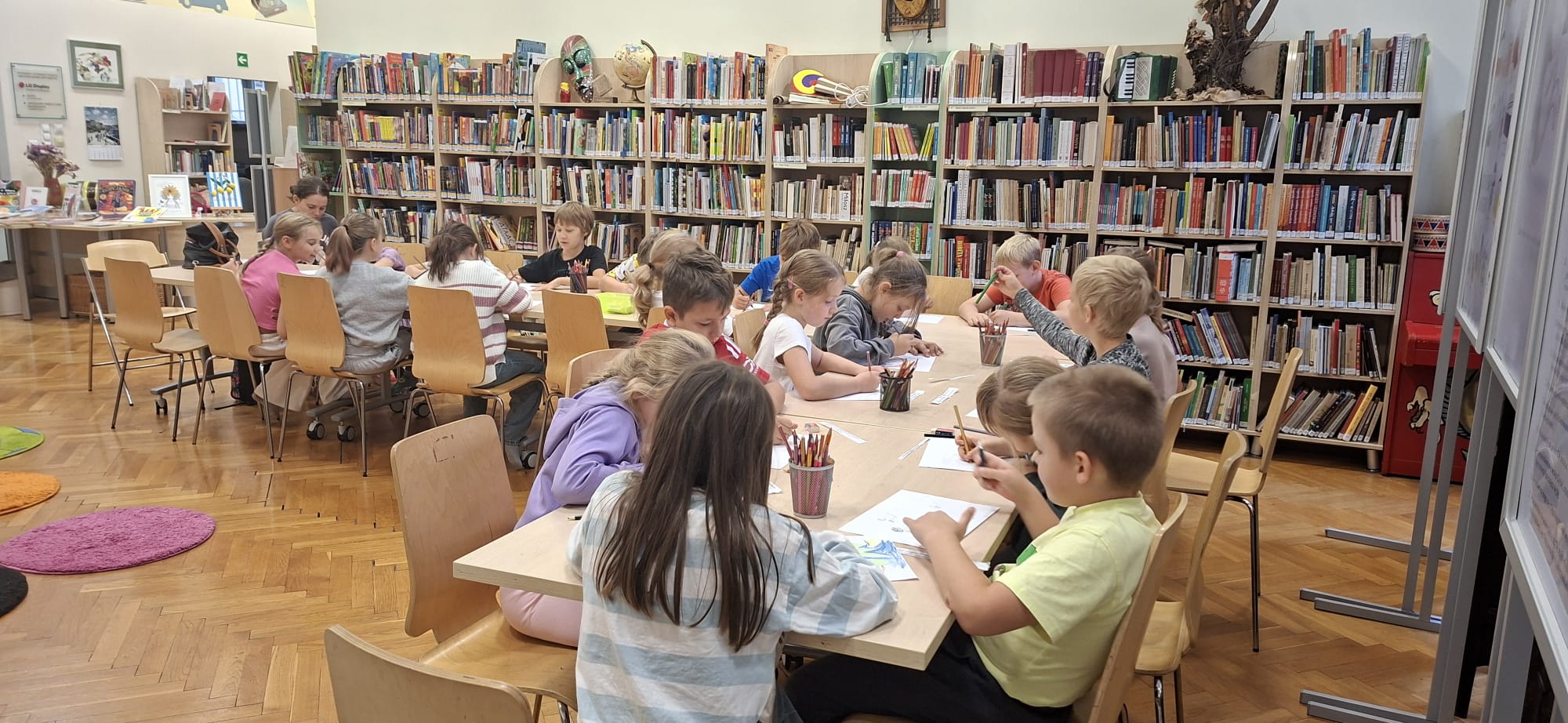 Sekrety powstawania książek – klasa 2a w Dolnośląskiej Bibliotece Publicznej
